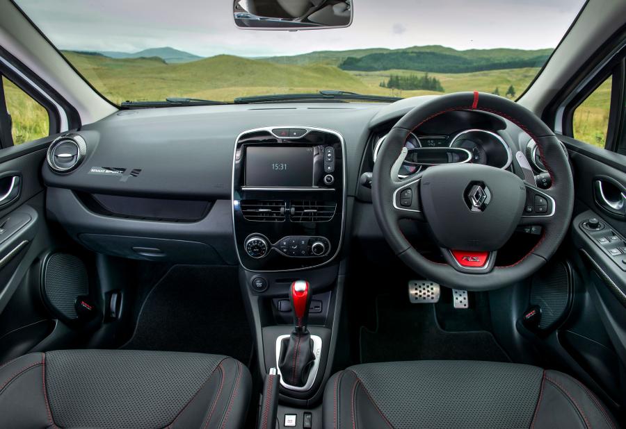  Renault Clio R.S. 220 Trophy 2015 года  (фото 40 из 48)